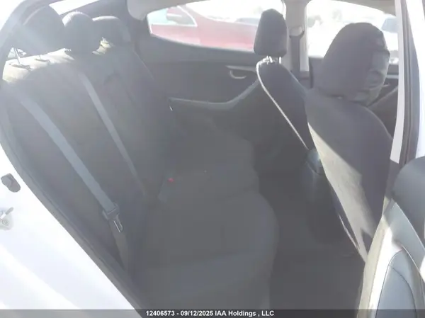 5NPDH4AE4GH697097 2016 HYUNDAI ELANTRA - Image 8