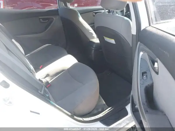 5NPDH4AE4GH698525 2016 HYUNDAI ELANTRA - Image 8