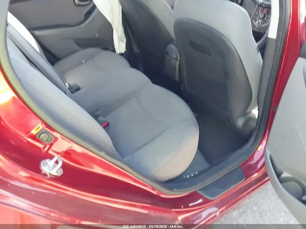 5NPDH4AE4GH700757 2016 HYUNDAI ELANTRA - Image 8