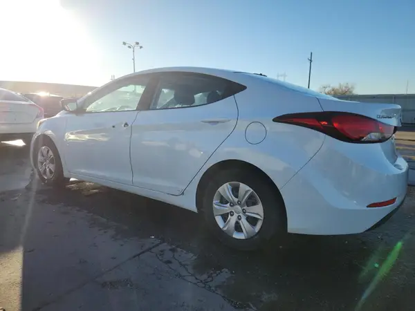 5NPDH4AE4GH701262 2016 HYUNDAI ELANTRA - Image 2