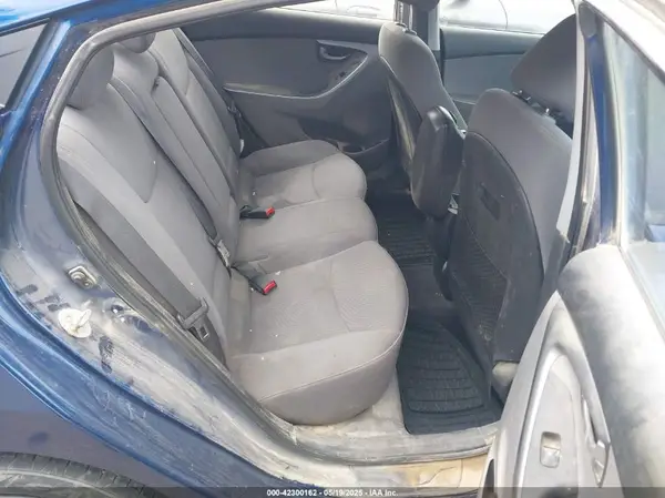 5NPDH4AE4GH702119 2016 HYUNDAI ELANTRA - Image 8