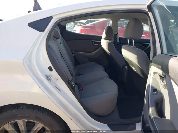 5NPDH4AE4GH702606 2016 HYUNDAI ELANTRA - Image 8