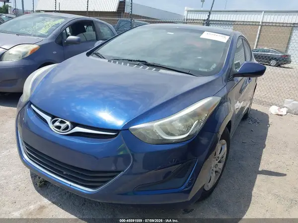 5NPDH4AE4GH704078 2016 HYUNDAI ELANTRA - Image 2
