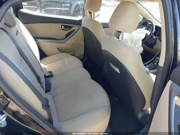 5NPDH4AE4GH705943 2016 HYUNDAI ELANTRA - Image 8