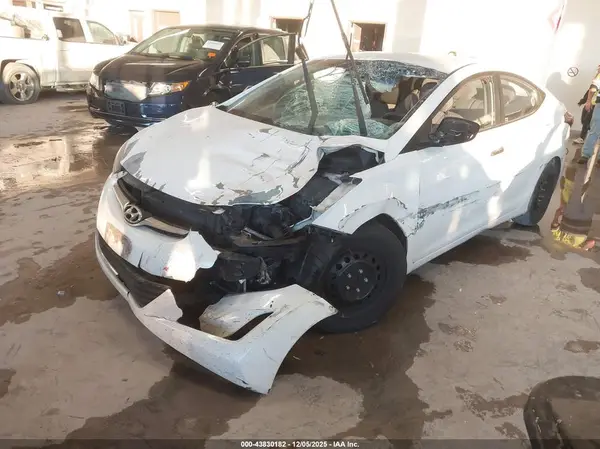 5NPDH4AE4GH714576 2016 HYUNDAI ELANTRA - Image 2