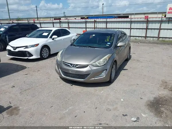 5NPDH4AE4GH715193 2016 HYUNDAI ELANTRA - Image 2