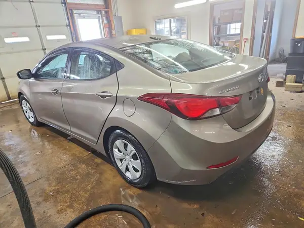 5NPDH4AE4GH716733 2016 HYUNDAI ELANTRA - Image 2