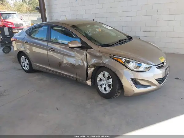 5NPDH4AE4GH718465 2016 HYUNDAI ELANTRA - Image 1
