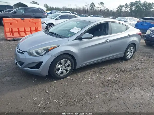 5NPDH4AE4GH719325 2016 HYUNDAI ELANTRA - Image 2