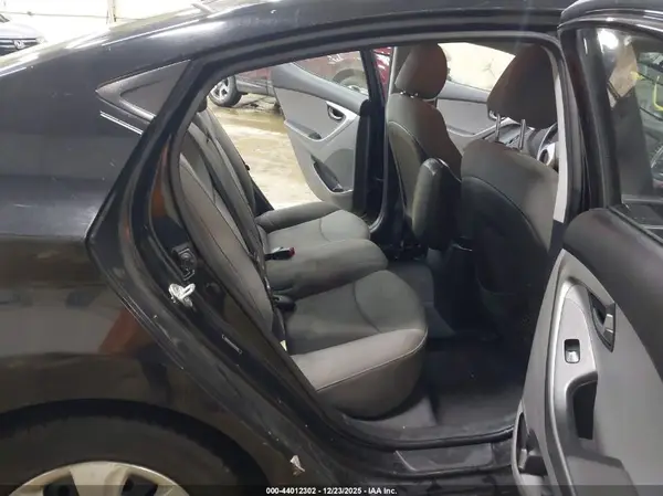 5NPDH4AE4GH719907 2016 HYUNDAI ELANTRA - Image 8