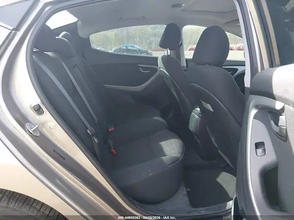 5NPDH4AE4GH723228 2016 HYUNDAI ELANTRA - Image 8