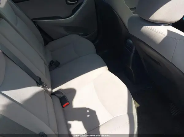 5NPDH4AE4GH726873 2016 HYUNDAI ELANTRA - Image 8