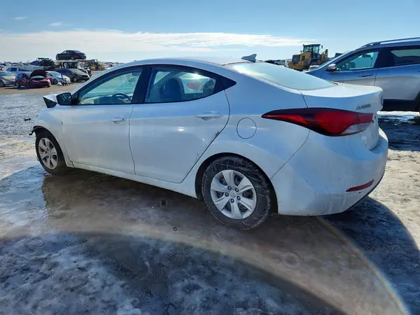 5NPDH4AE4GH729031 2016 HYUNDAI ELANTRA - Image 2