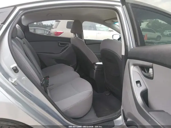5NPDH4AE4GH730082 2016 HYUNDAI ELANTRA - Image 8