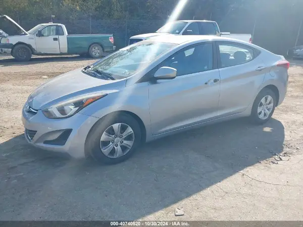 5NPDH4AE4GH732379 2016 HYUNDAI ELANTRA - Image 2