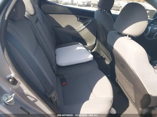 5NPDH4AE4GH732379 2016 HYUNDAI ELANTRA - Image 8