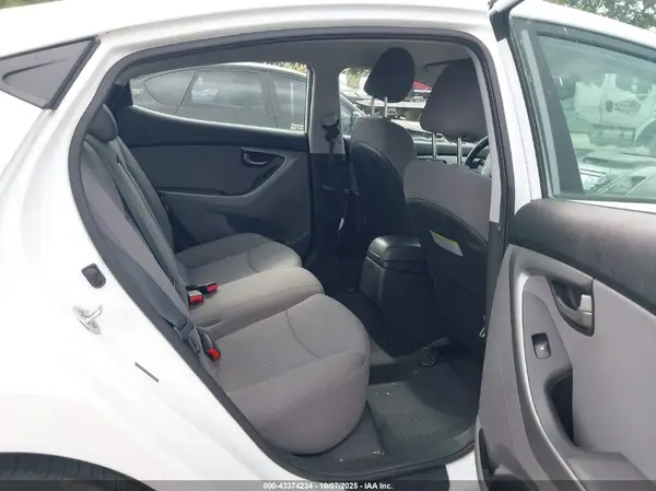 5NPDH4AE4GH732964 2016 HYUNDAI ELANTRA - Image 8