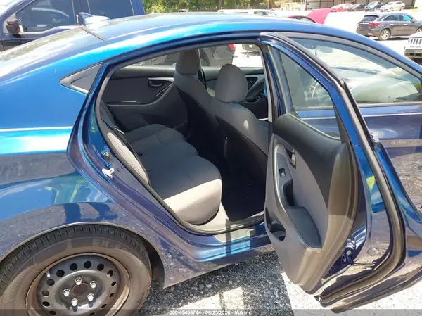 5NPDH4AE4GH735055 2016 HYUNDAI ELANTRA - Image 8