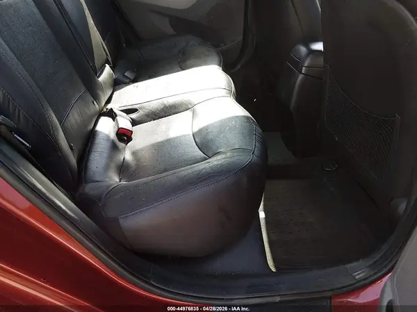 5NPDH4AE4GH735377 2016 HYUNDAI ELANTRA - Image 8