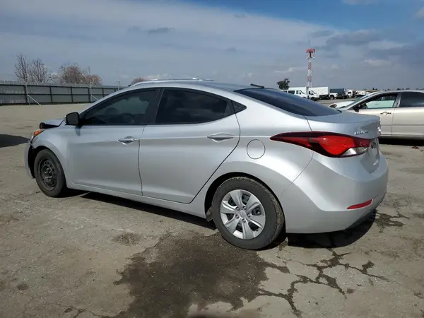 5NPDH4AE4GH736061 2016 HYUNDAI ELANTRA - Image 2