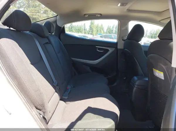 5NPDH4AE4GH736268 2016 HYUNDAI ELANTRA - Image 8