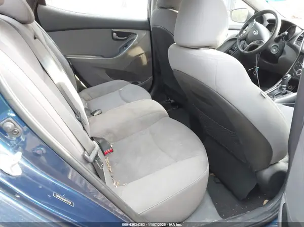5NPDH4AE4GH737212 2016 HYUNDAI ELANTRA - Image 8