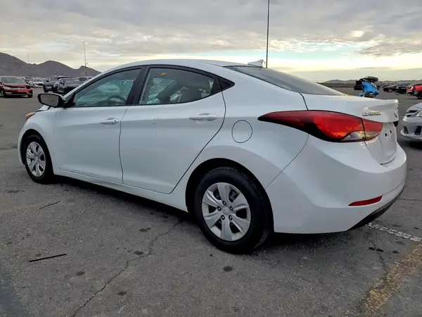 5NPDH4AE4GH737999 2016 HYUNDAI ELANTRA - Image 2