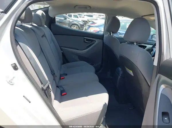 5NPDH4AE4GH741230 2016 HYUNDAI ELANTRA - Image 8
