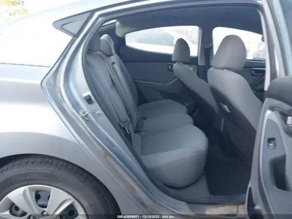 5NPDH4AE4GH741518 2016 HYUNDAI ELANTRA - Image 8