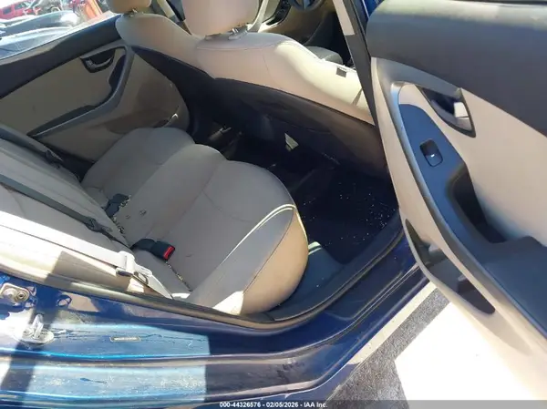 5NPDH4AE4GH741969 2016 HYUNDAI ELANTRA - Image 8
