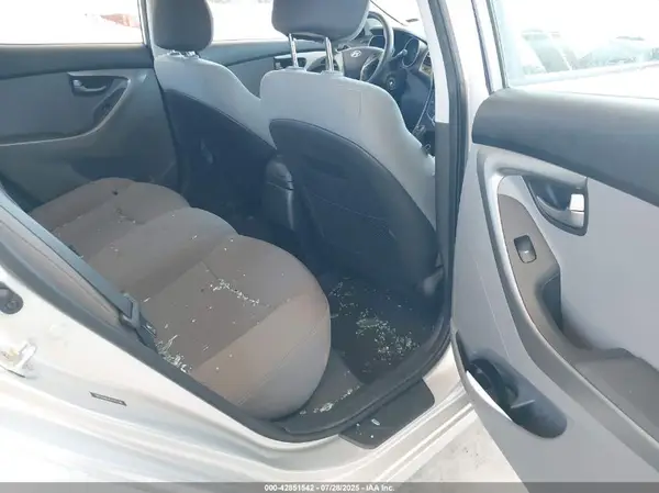 5NPDH4AE4GH743298 2016 HYUNDAI ELANTRA - Image 8