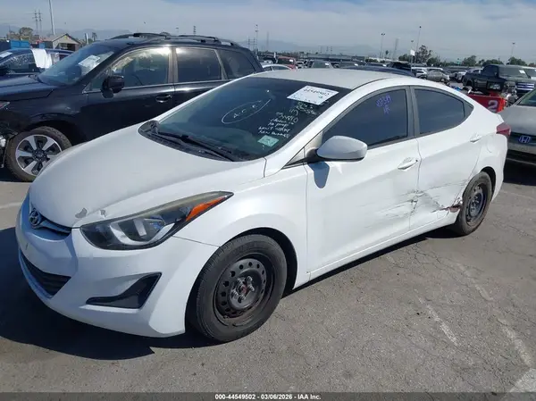 5NPDH4AE4GH744810 2016 HYUNDAI ELANTRA - Image 2