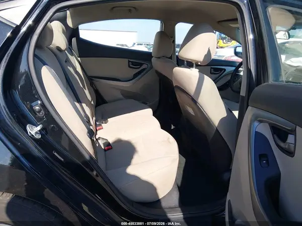 5NPDH4AE4GH745889 2016 HYUNDAI ELANTRA - Image 8