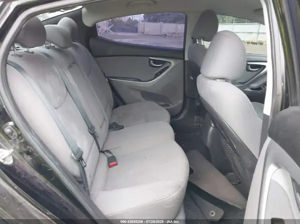 5NPDH4AE4GH746041 2016 HYUNDAI ELANTRA - Image 8