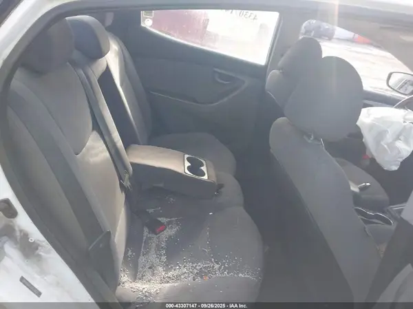 5NPDH4AE4GH746511 2016 HYUNDAI ELANTRA - Image 8