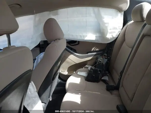 5NPDH4AE4GH747237 2016 HYUNDAI ELANTRA - Image 8