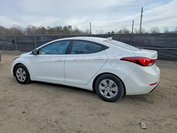 5NPDH4AE4GH747299 2016 HYUNDAI ELANTRA - Image 2