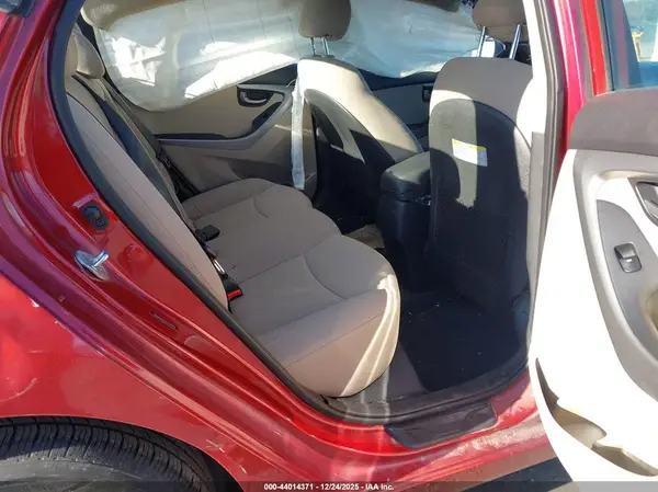5NPDH4AE4GH747724 2016 HYUNDAI ELANTRA - Image 8
