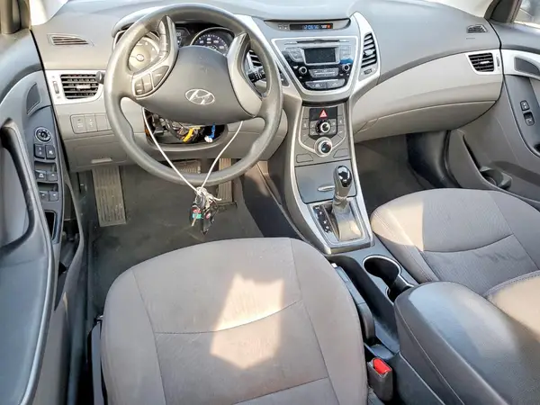 5NPDH4AE4GH757962 2016 HYUNDAI ELANTRA - Image 8