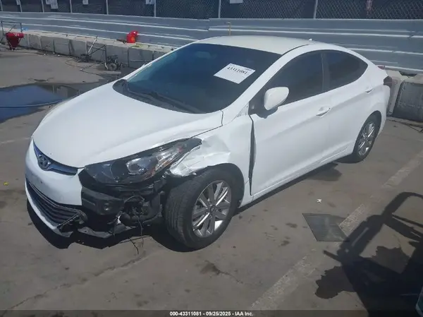 5NPDH4AE4GH758626 2016 HYUNDAI ELANTRA - Image 2