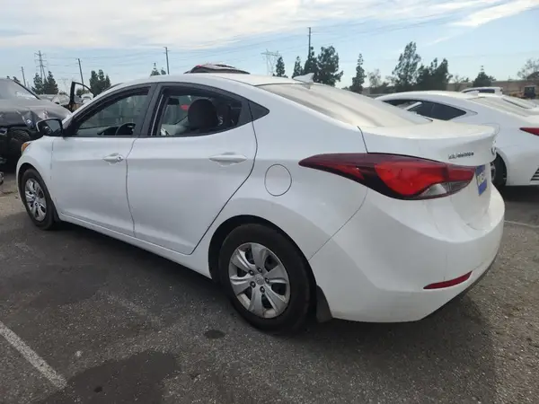 5NPDH4AE4GH759954 2016 HYUNDAI ELANTRA - Image 2