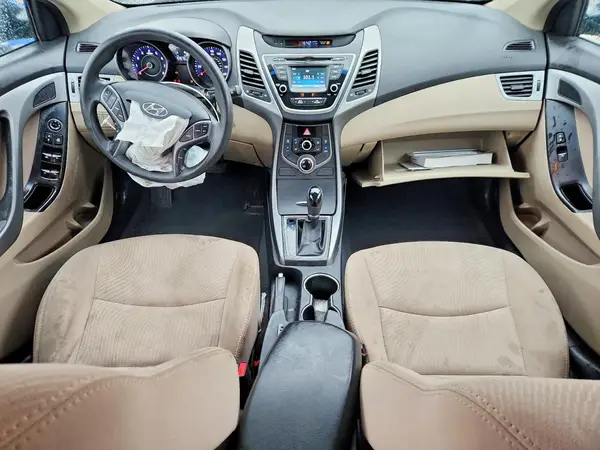 5NPDH4AE4GH760859 2016 HYUNDAI ELANTRA - Image 8