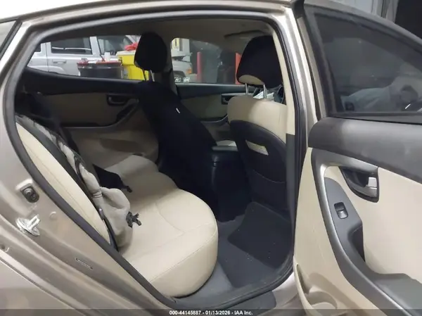 5NPDH4AE4GH766001 2016 HYUNDAI ELANTRA - Image 8