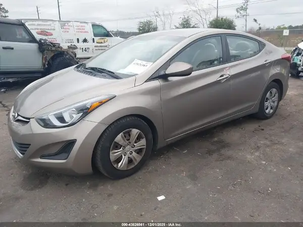 5NPDH4AE4GH767195 2016 HYUNDAI ELANTRA - Image 2