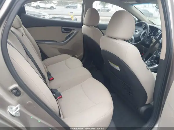 5NPDH4AE4GH767195 2016 HYUNDAI ELANTRA - Image 8