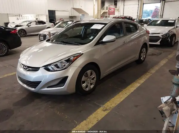 5NPDH4AE4GH767875 2016 HYUNDAI ELANTRA - Image 2