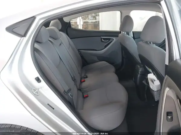 5NPDH4AE4GH769691 2016 HYUNDAI ELANTRA - Image 8