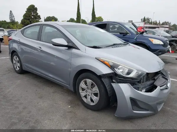 5NPDH4AE4GH769724 2016 HYUNDAI ELANTRA - Image 1