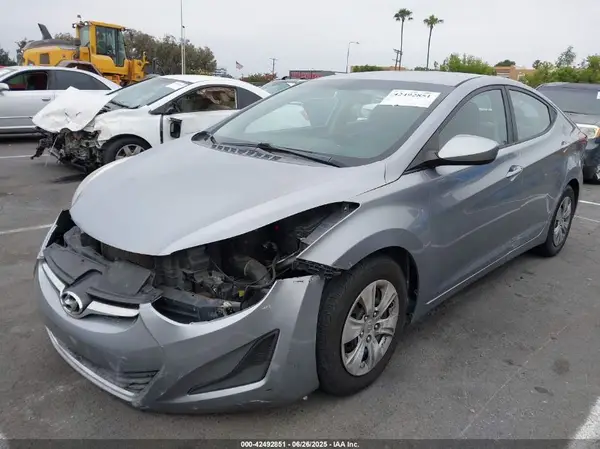 5NPDH4AE4GH769724 2016 HYUNDAI ELANTRA - Image 2