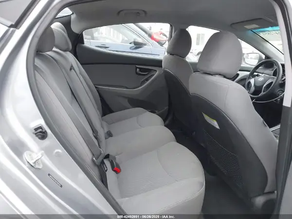 5NPDH4AE4GH769724 2016 HYUNDAI ELANTRA - Image 8
